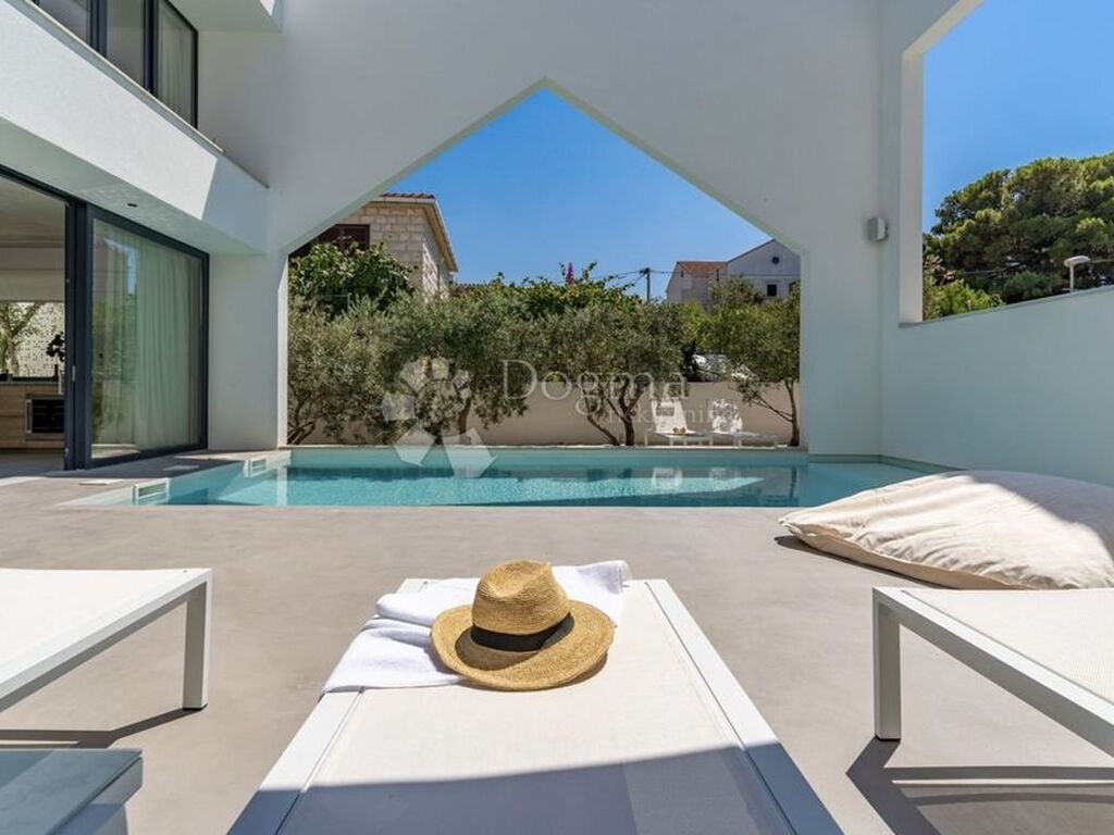 Maison de luxe à vendre à Supetar, 1 300 000 €, Photo 4