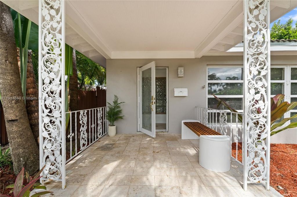 Luxury House for sale in Hollywood, 617 651 €, Photo 5