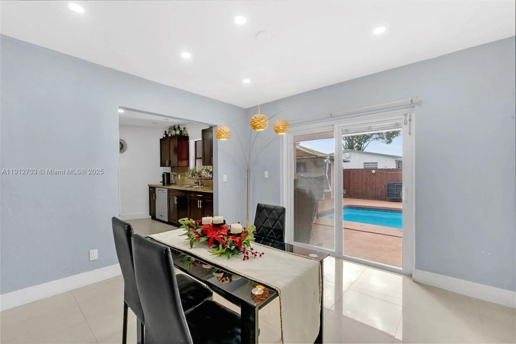 Luxury House for sale in Hollywood, 511 380 €, Photo 6