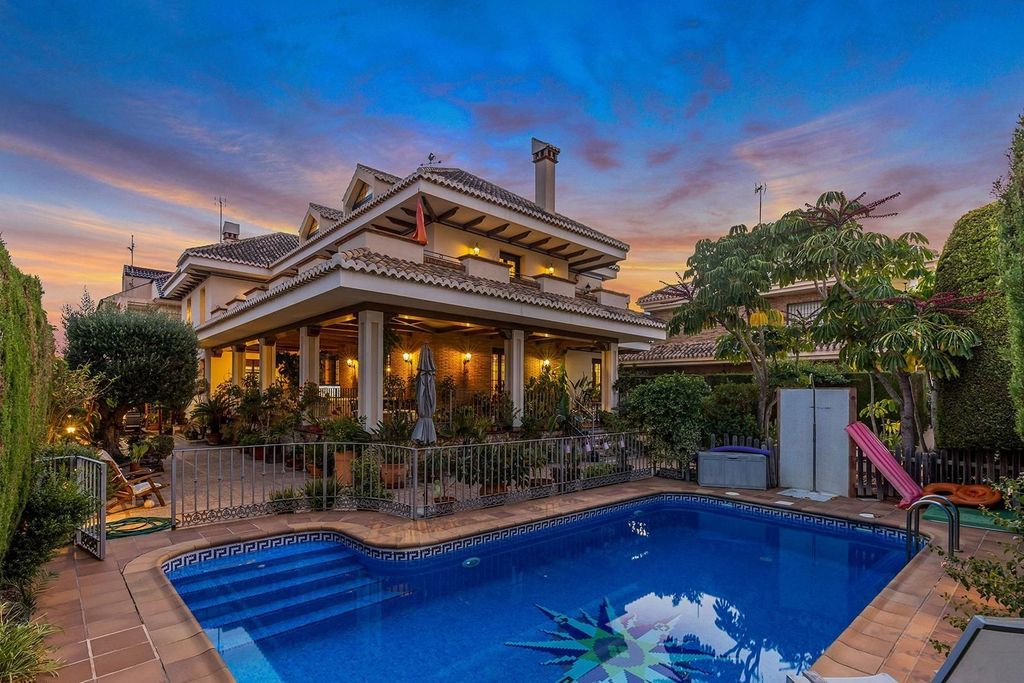 Luxury House for sale in Torrevieja, 2 490 000 €, Photo 1
