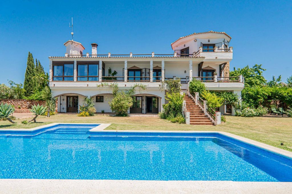 Luxury House for sale in Cártama, 895 000 €, Photo 1