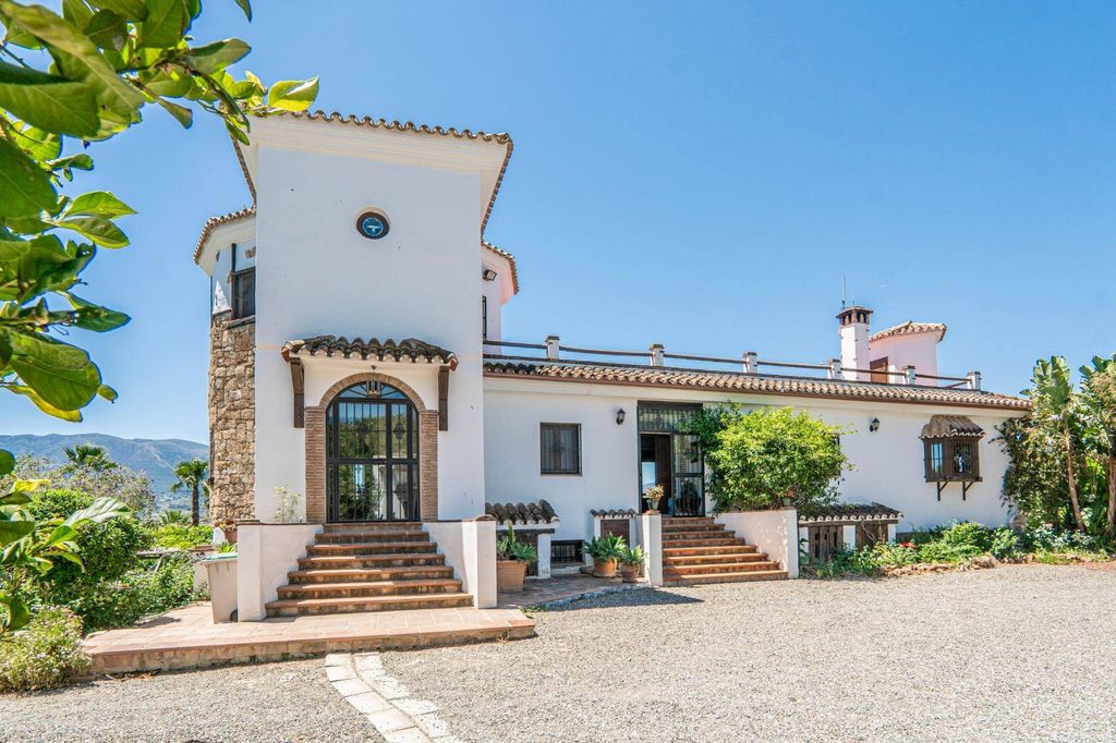 Luxury House for sale in Cártama, 895 000 €, Photo 2