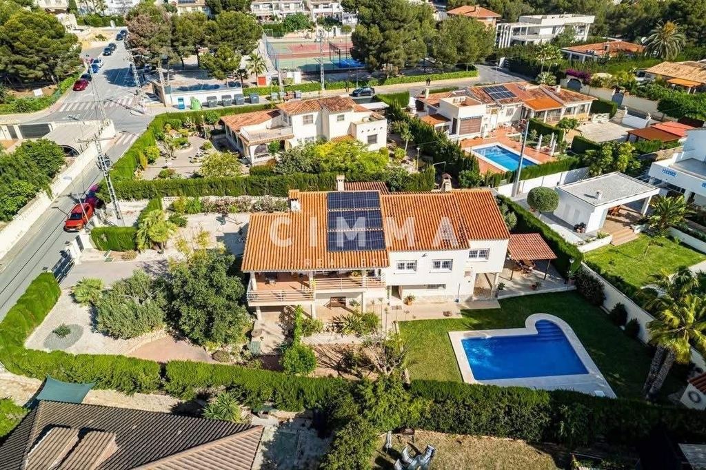 Maison de luxe à vendre à La Nucia, 645 000 €, Photo 1