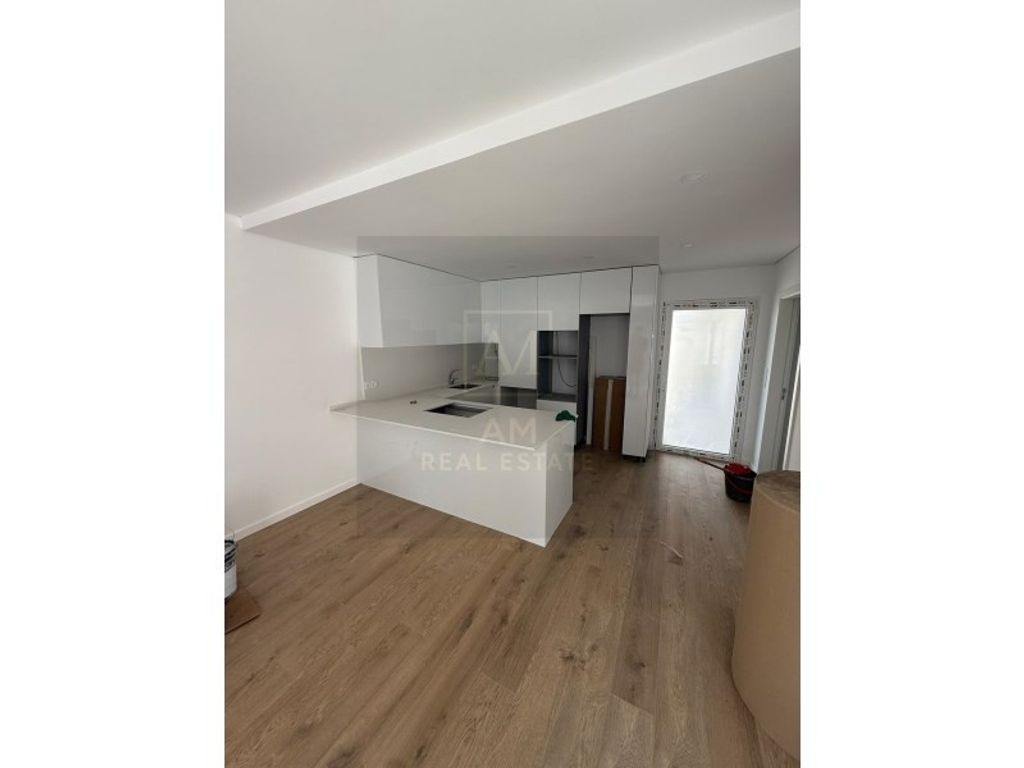 Luxury House for sale in Seixal, 420 000 €, Photo 1