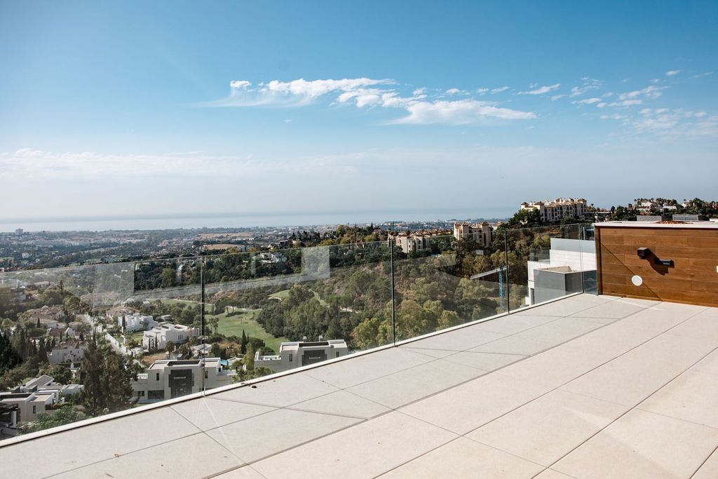 Luxury House for sale in Benahavís, 1 690 000 €, Photo 2