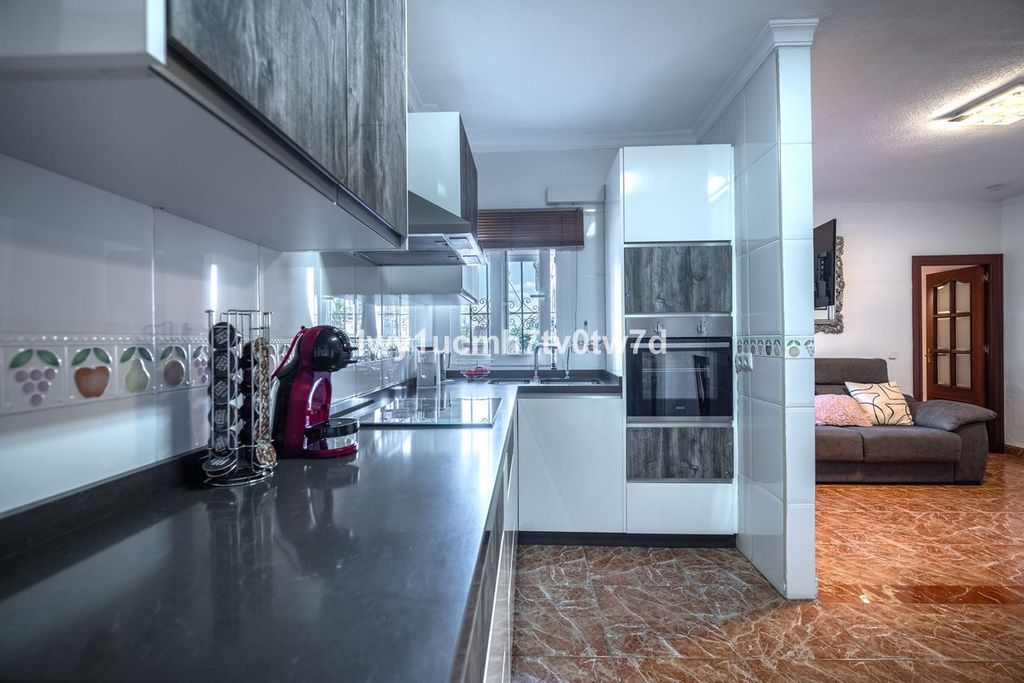 Luxury House for sale in Málaga, 1 090 000 €, Photo 6