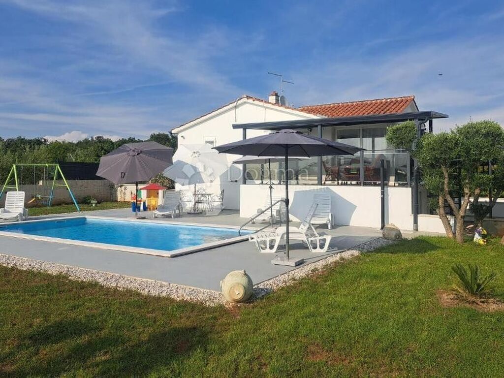 Maison de luxe à vendre à Porec, 560 000 €, Photo 2