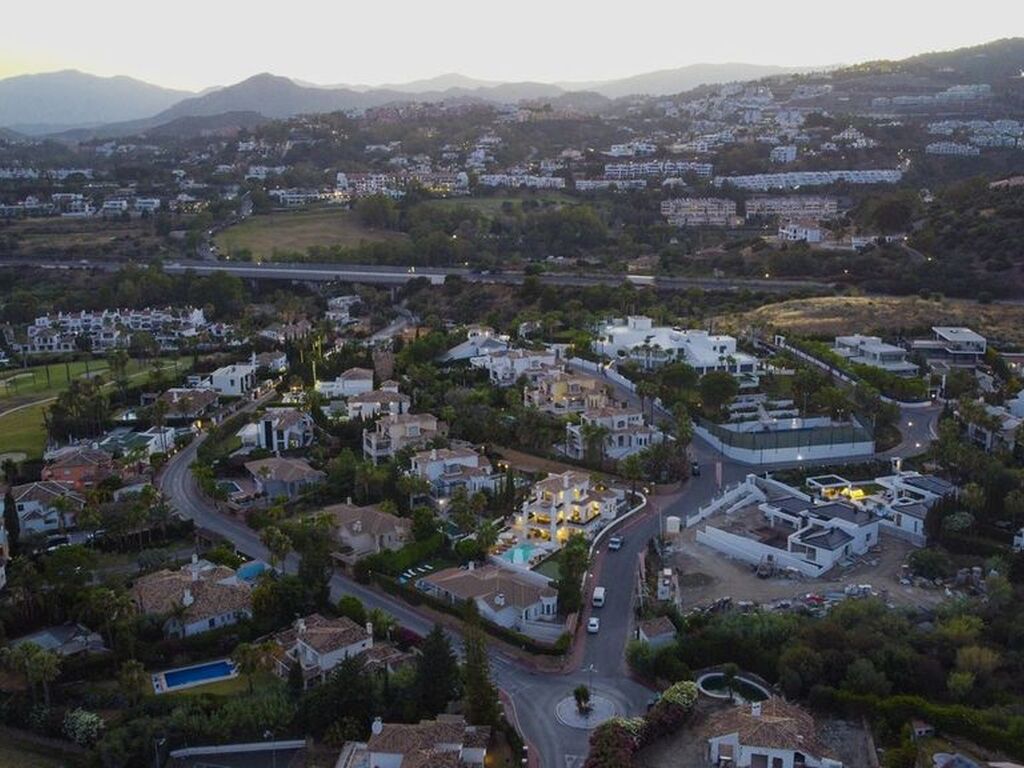 Luxury House for sale in Nueva Andalucia, 3 850 000 €, Photo 2