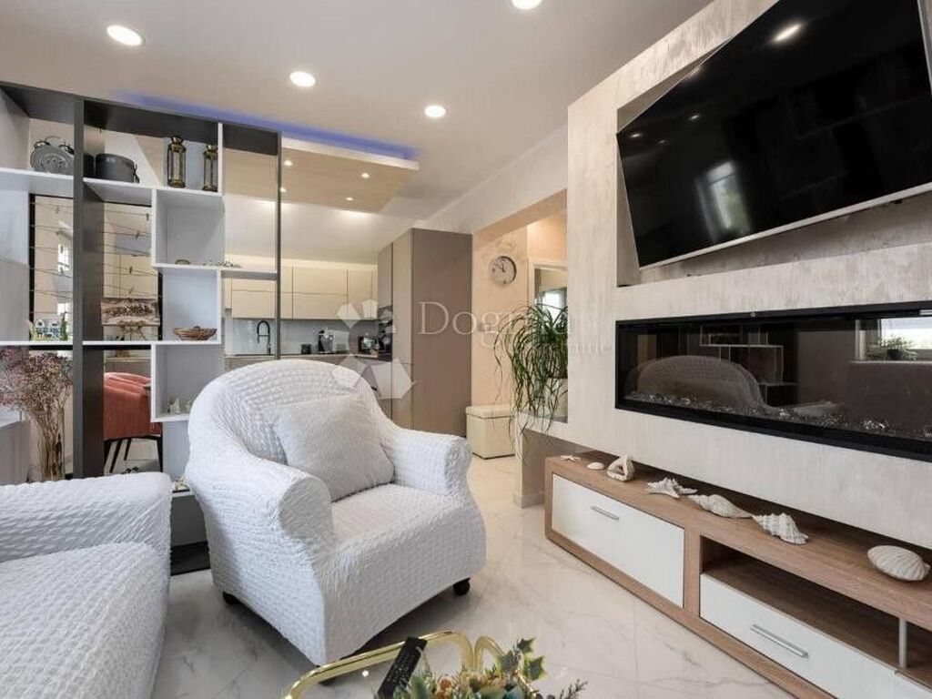 Maison de luxe à vendre à Porec, 560 000 €, Photo 7