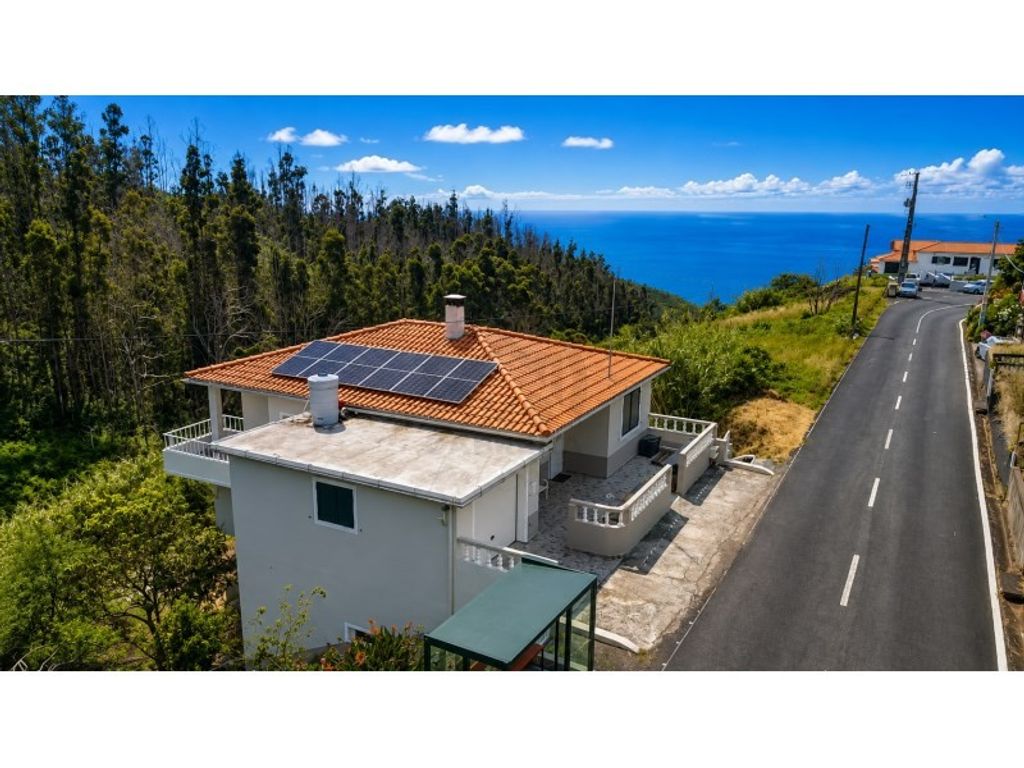 Luxury House for sale in Calheta, 590 000 €, Photo 1