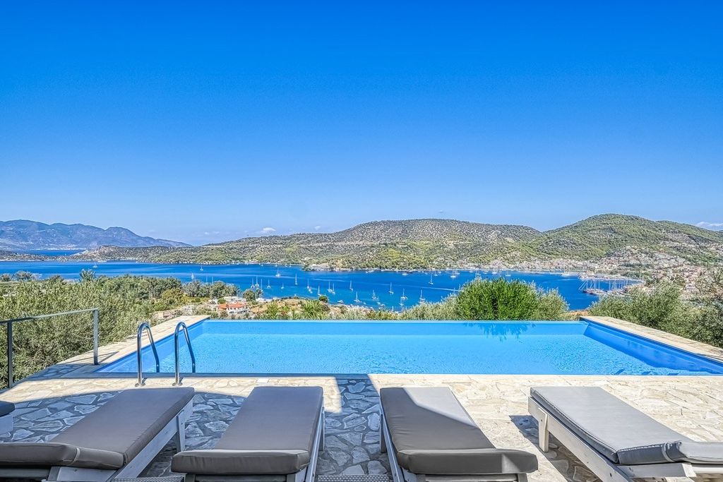 Luxury House for sale in Galatás, 0 €, Photo 1