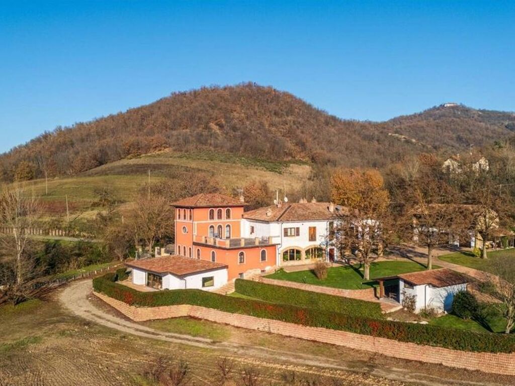 Luxury House for sale in Volpedo, 1 850 000 €, Photo 1