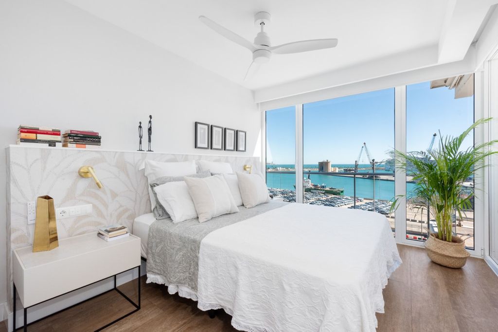 Luxury Apartment for sale in Málaga, 1 560 000 €, Photo 1