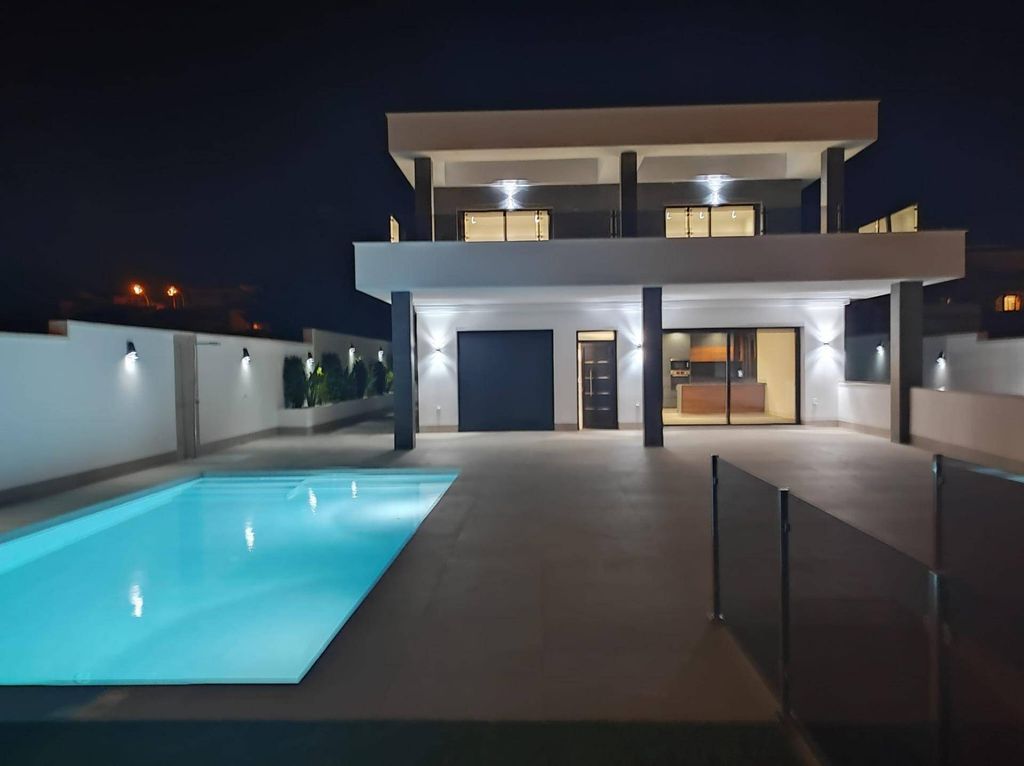 Maison de luxe à vendre à Ciudad Quesada, 799 900 €, Photo 1