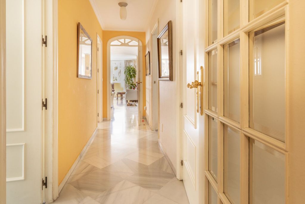 Luxury Apartment for sale in Málaga, 1 200 000 €, Photo 2