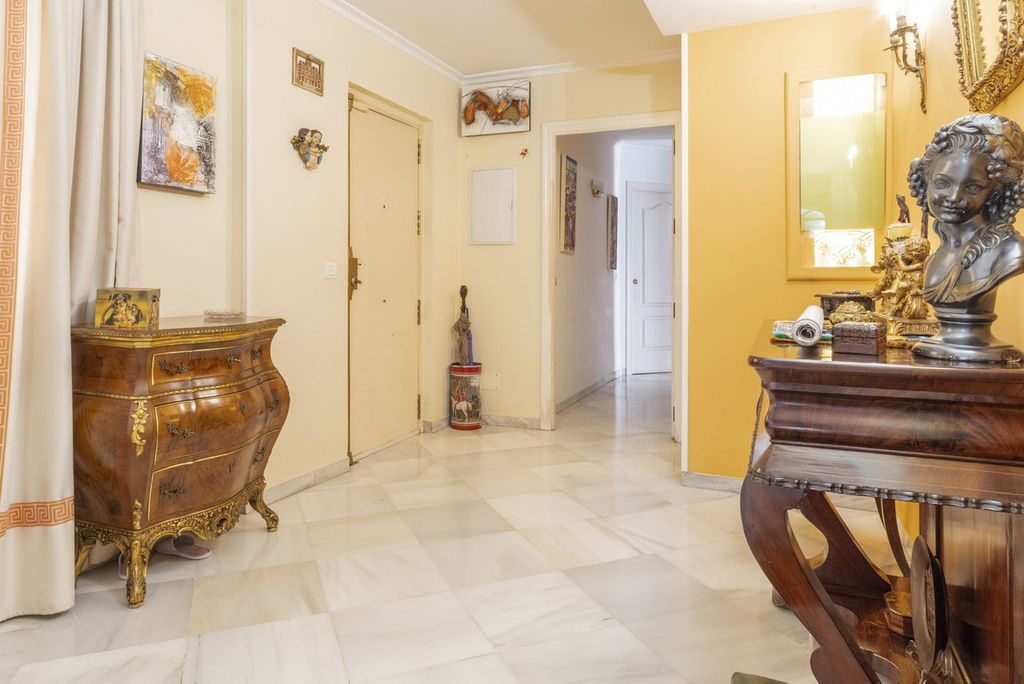 Luxury Apartment for sale in Málaga, 1 200 000 €, Photo 3