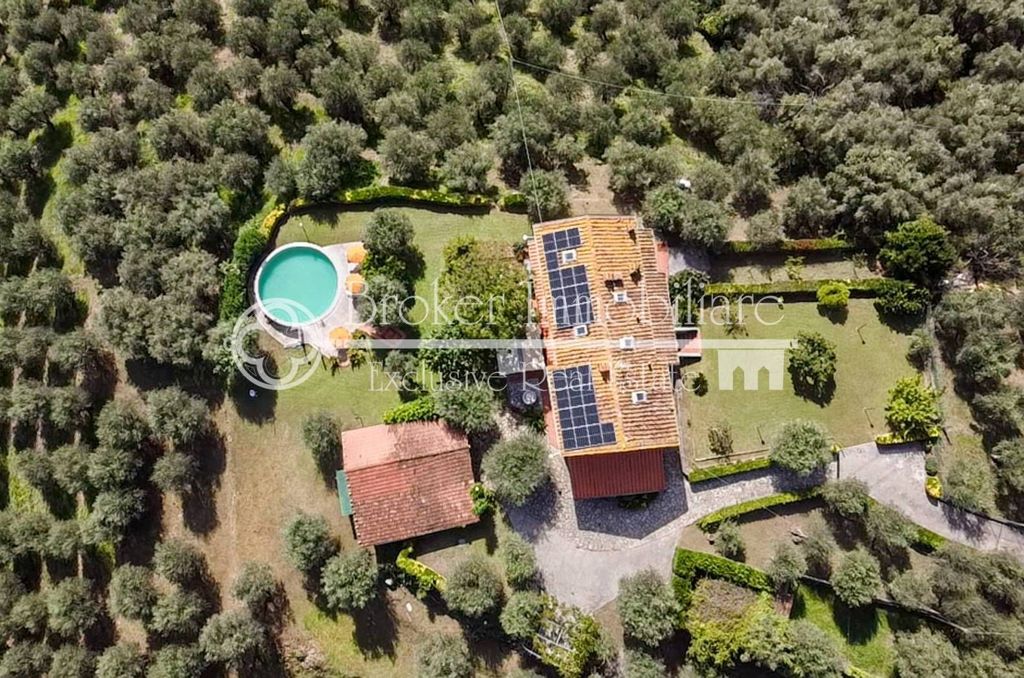 Luxury House for sale in Massarosa, 1 700 000 €, Photo 1