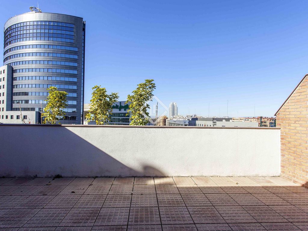 Luxury Apartment for sale in Valencia, 720 000 €, Photo 1