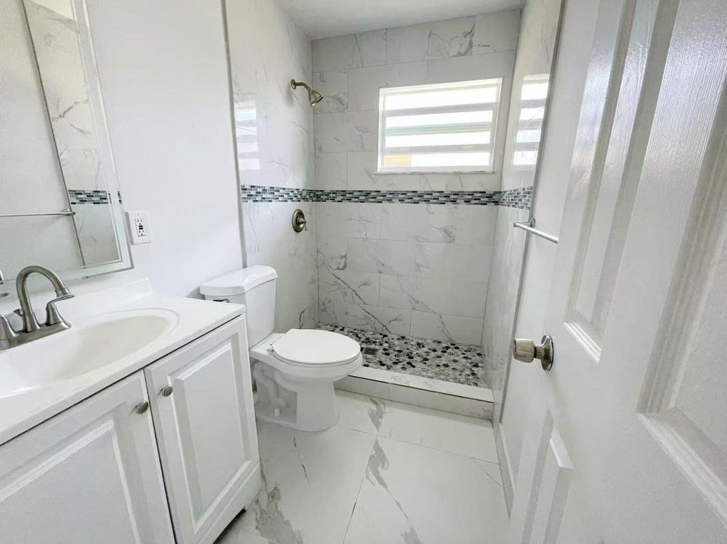 Luxury House for sale in Hollywood, 445 533 €, Photo 5