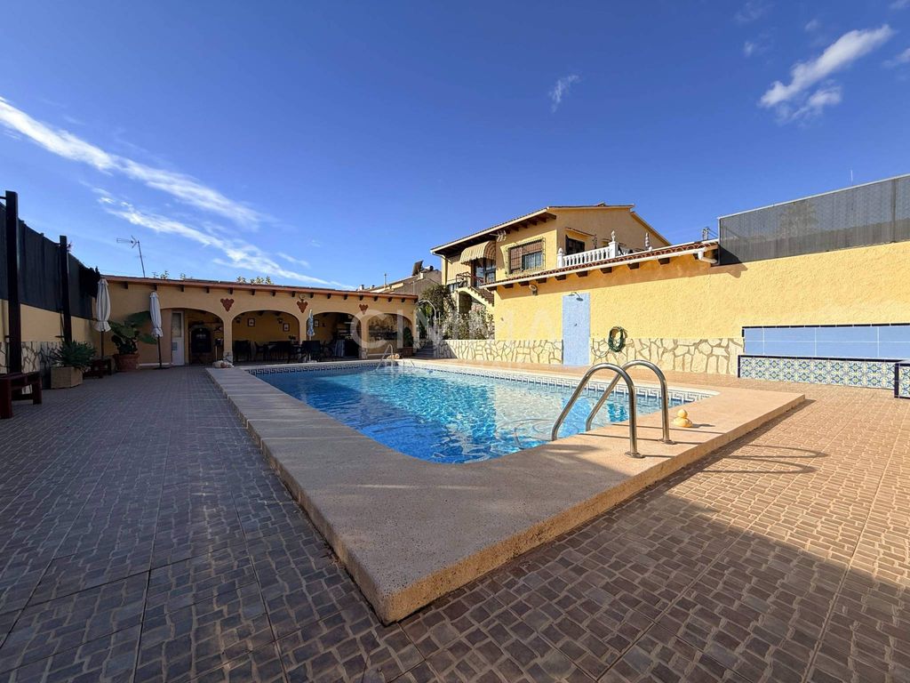 Maison de luxe à vendre à La Nucia, 595 000 €, Photo 1