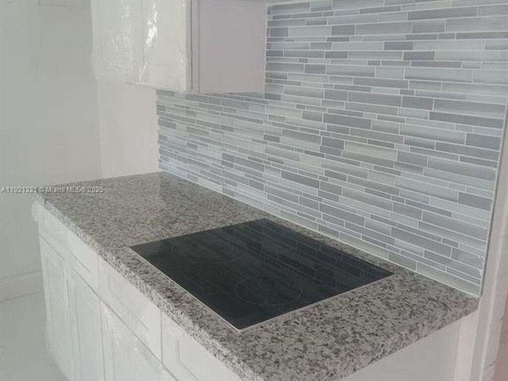 Luxury House for sale in Hollywood, 454 117 €, Photo 3