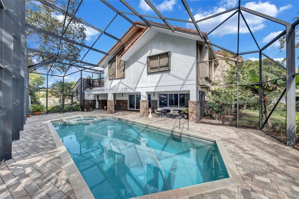 Luxury House for sale in Coral Springs, 1 049 603 €, Photo 3