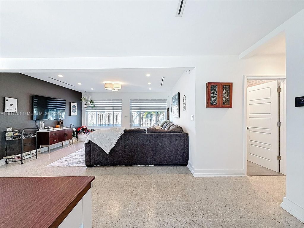 Luxury House for sale in Hollywood, 676 025 €, Photo 6