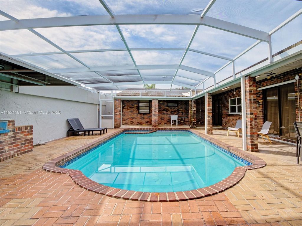 Luxury House for sale in Hollywood, 737 404 €, Photo 1