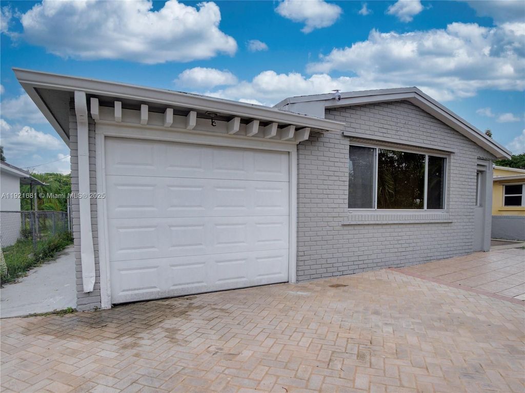 Luxury House for sale in Hollywood, 737 404 €, Photo 3