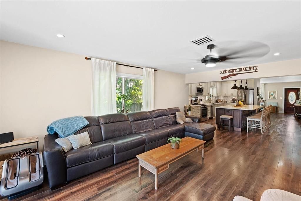 Luxury House for sale in Hollywood, 1 004 380 €, Photo 4