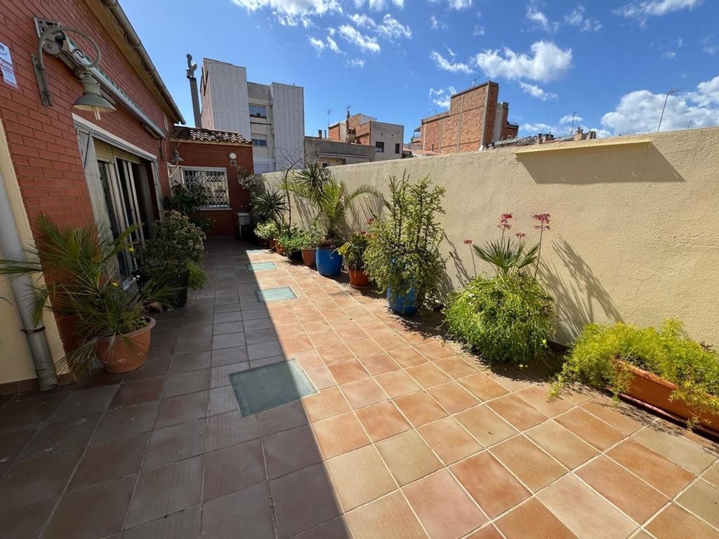 Maison de luxe à vendre à Cornellà de Llobregat, 780 000 €, Photo 2