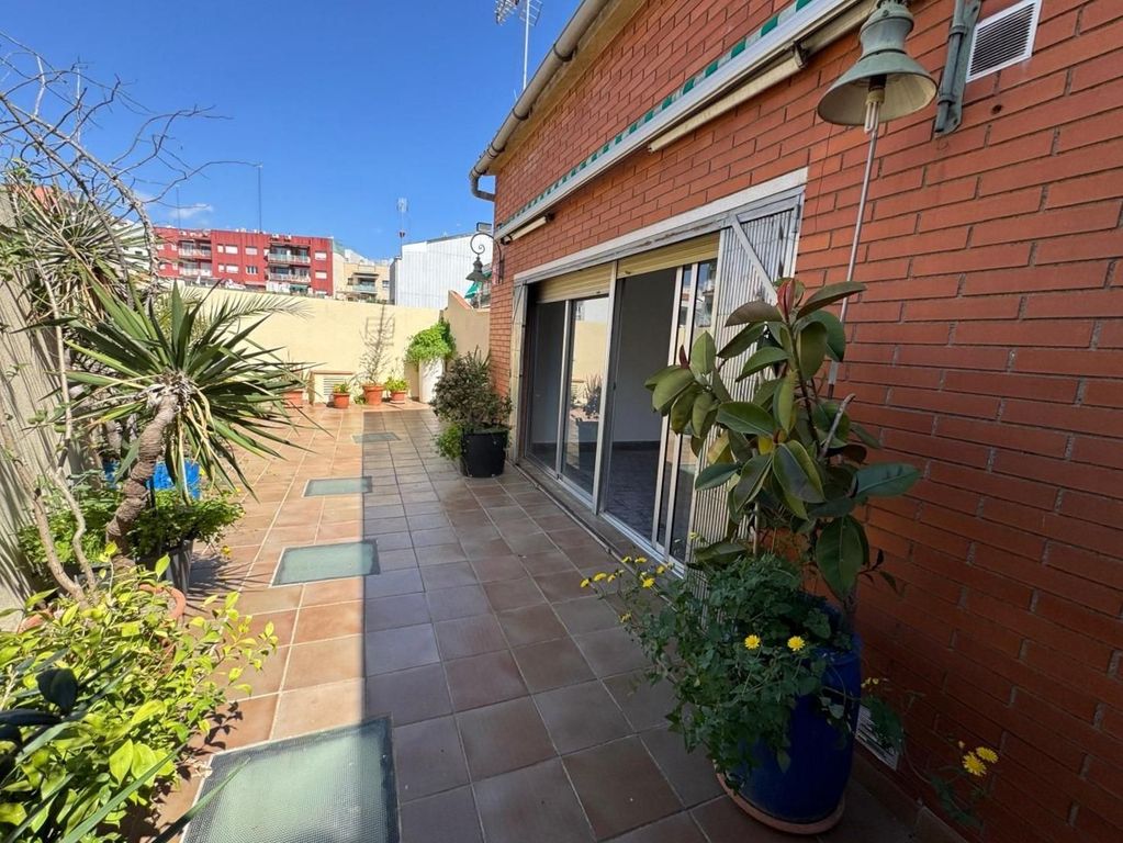 Maison de luxe à vendre à Cornellà de Llobregat, 780 000 €, Photo 4