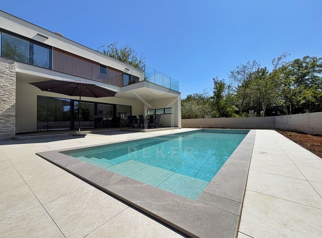Maison de luxe à vendre à Kršan, 720 000 €, Photo 1