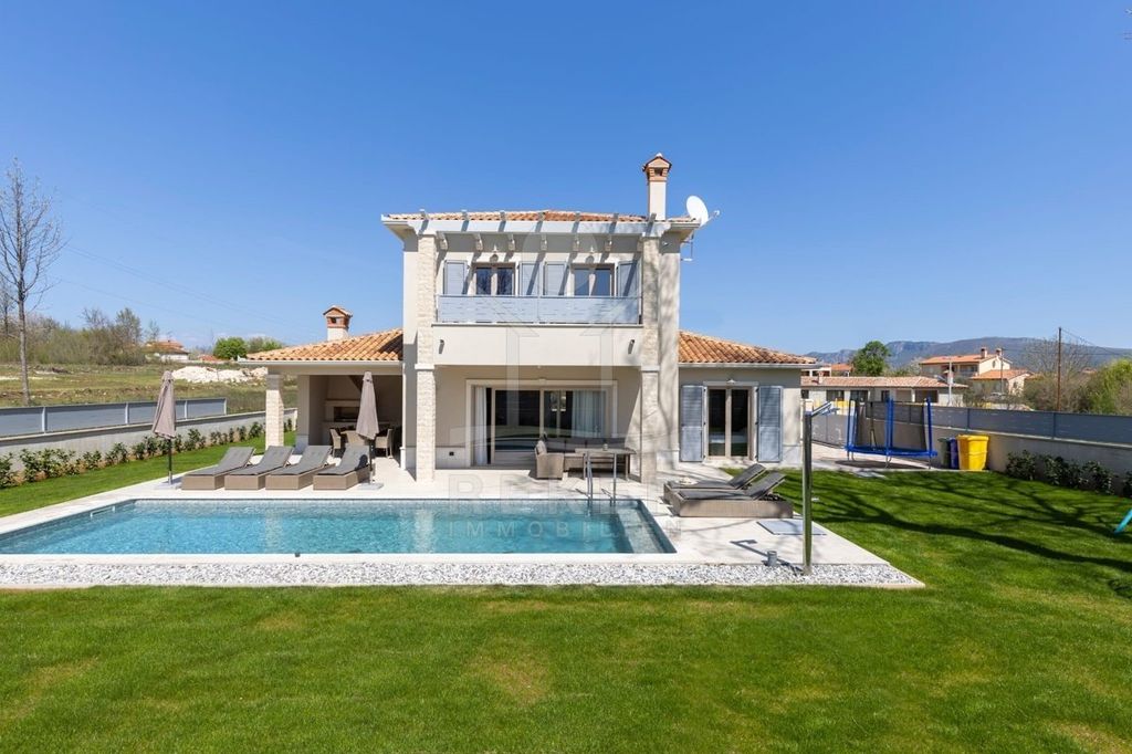 Maison de luxe à vendre à Labin, 680 000 €, Photo 1