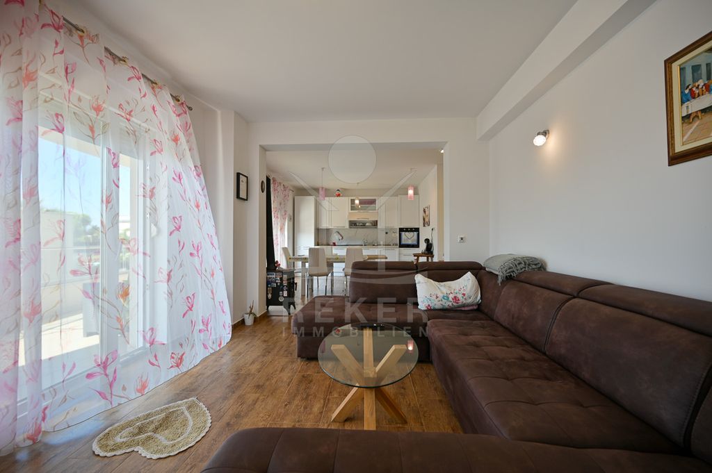 Appartement de luxe à vendre à Novigrad, 560 000 €, Photo 1