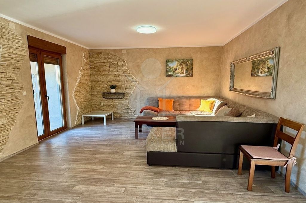 Luxury House for sale in Krk, 490 000 €, Photo 1