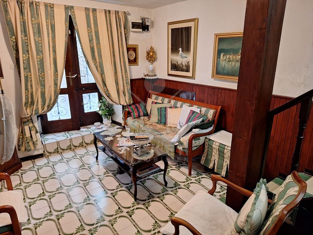 Maison de luxe à vendre à Pag, 350 000 €, Photo 4