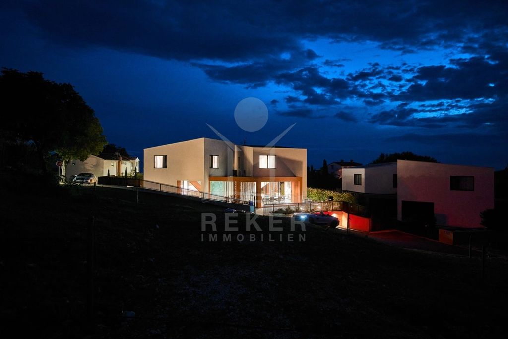 Maison de luxe à vendre à Porec, 743 750 €, Photo 4