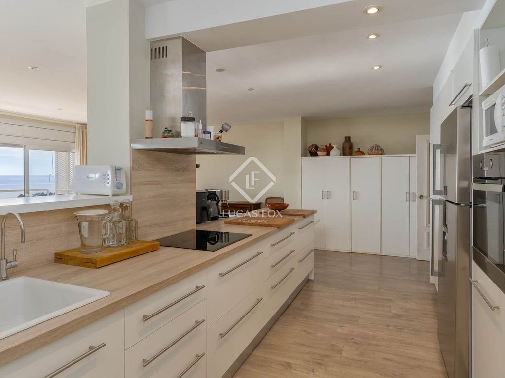 Luxury Apartment for sale in Lloret de Mar, 975 000 €, Photo 5