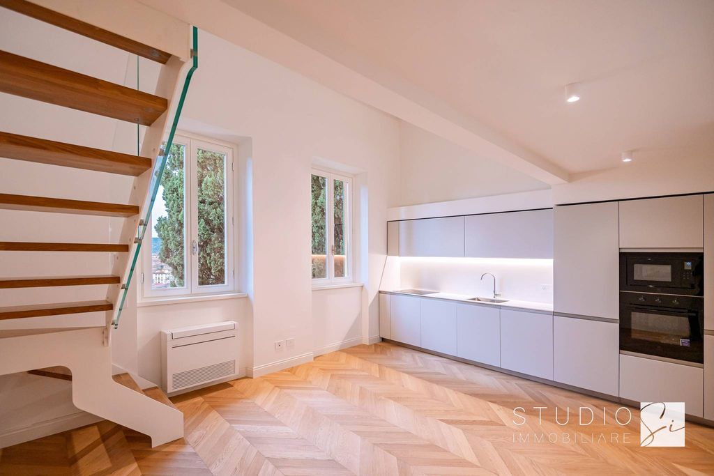 Luxury Apartment for sale in Florence, 1 150 000 €, Photo 3