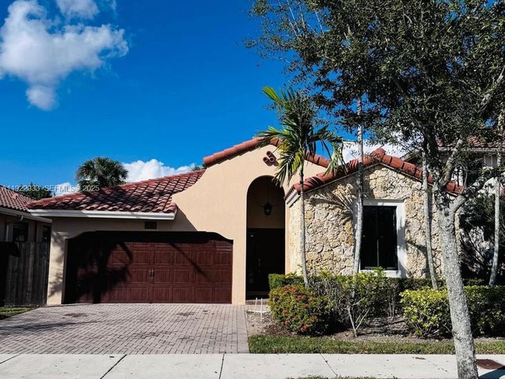 Maison de luxe à vendre à Miami, 598 476 €, Photo 1
