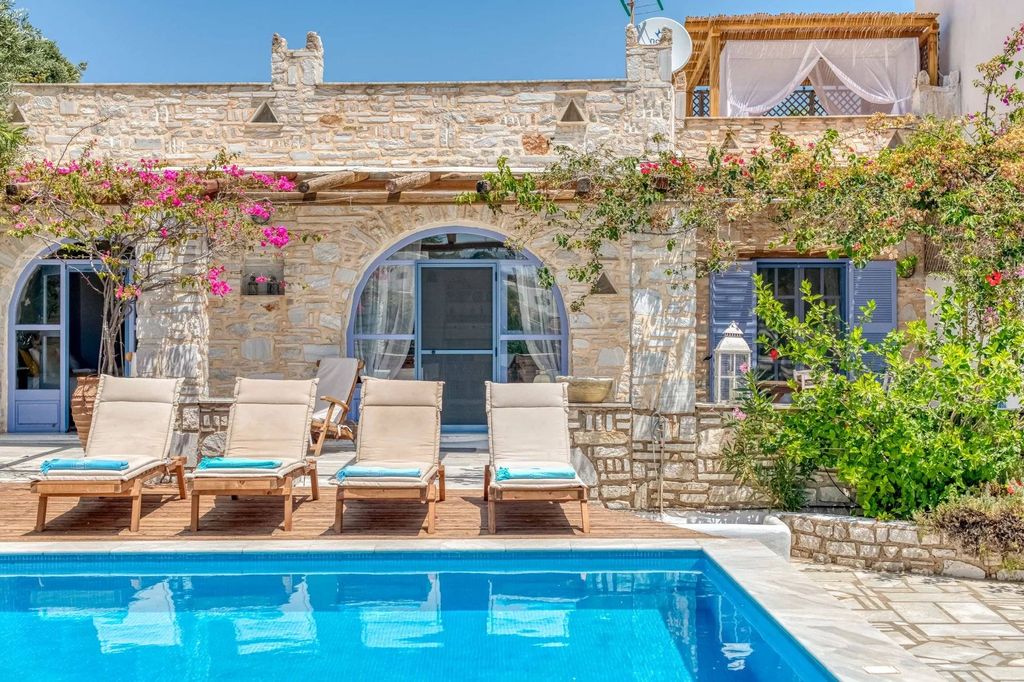 Luxury House for sale in Páros, 620 000 €, Photo 1