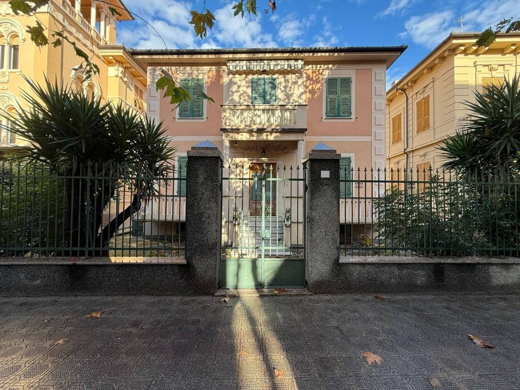 Luxury House for sale in Chiavari, 1 250 000 €, Photo 1