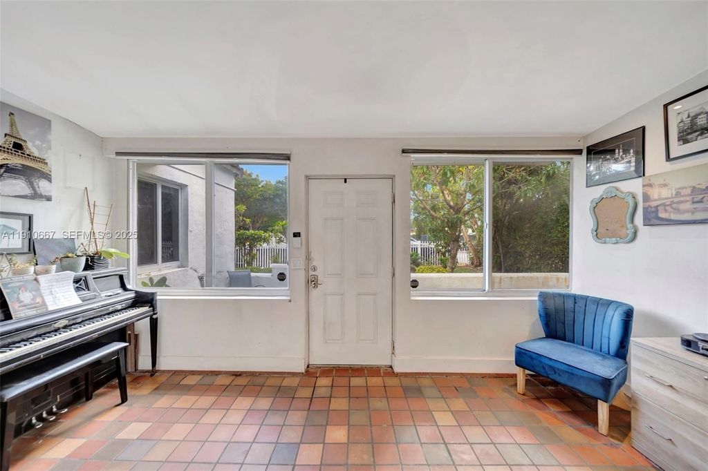 Luxury House for sale in Miami, 627 243 €, Photo 3