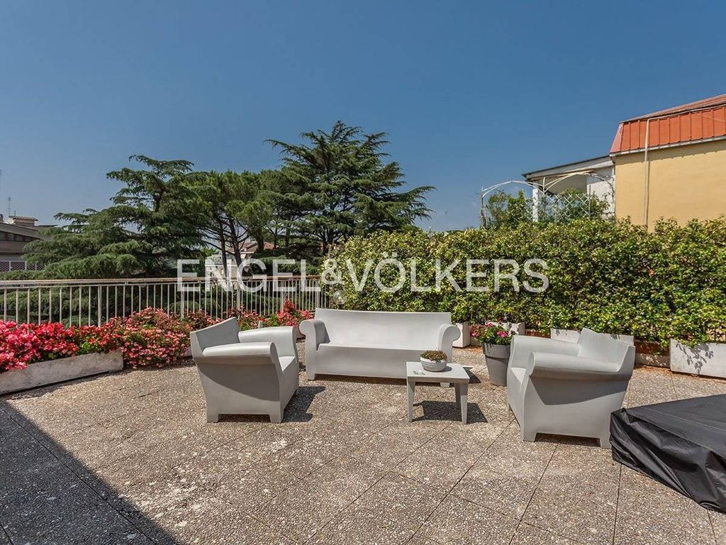 Luxury Apartment for sale in Rome, 1 040 000 €, Photo 4