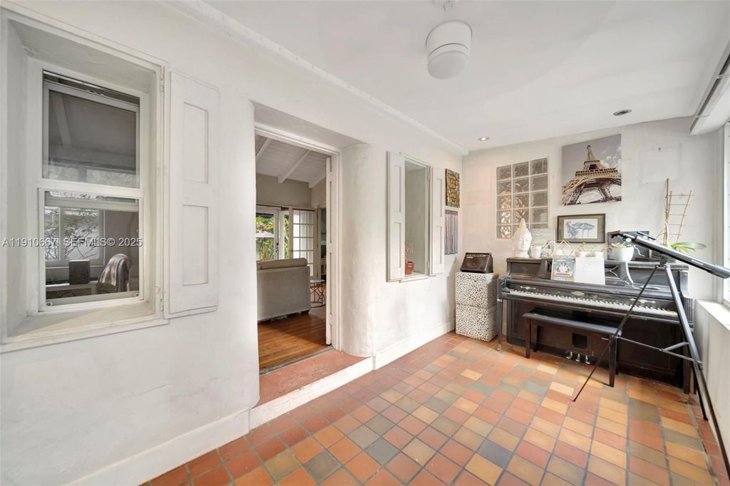 Luxury House for sale in Miami, 627 243 €, Photo 4