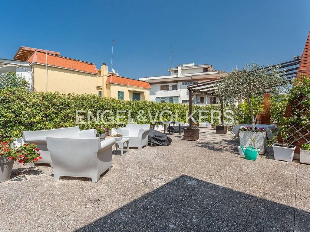 Luxury Apartment for sale in Rome, 1 040 000 €, Photo 5