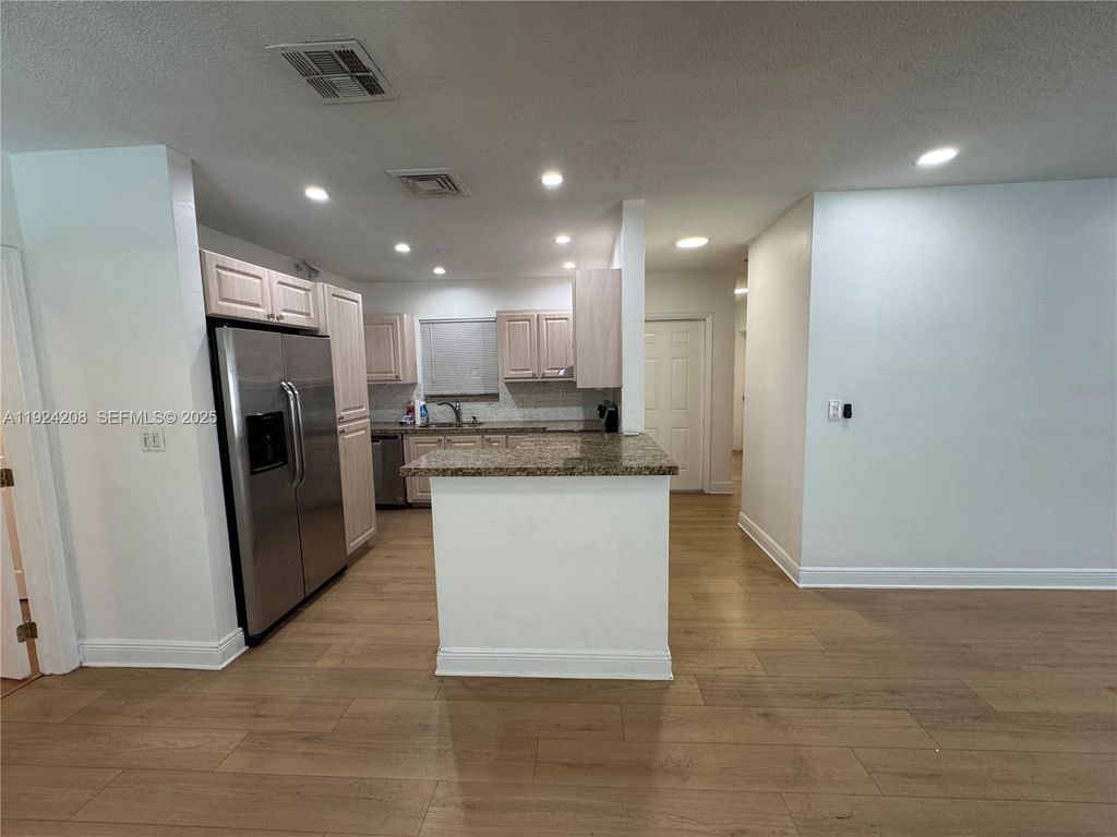 Luxury House for sale in Hollywood, 450 684 €, Photo 6