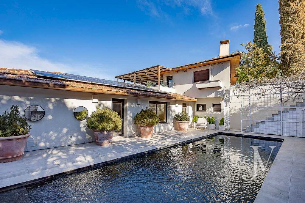Maison de luxe à vendre à Madrid, 2 590 000 €, Photo 1