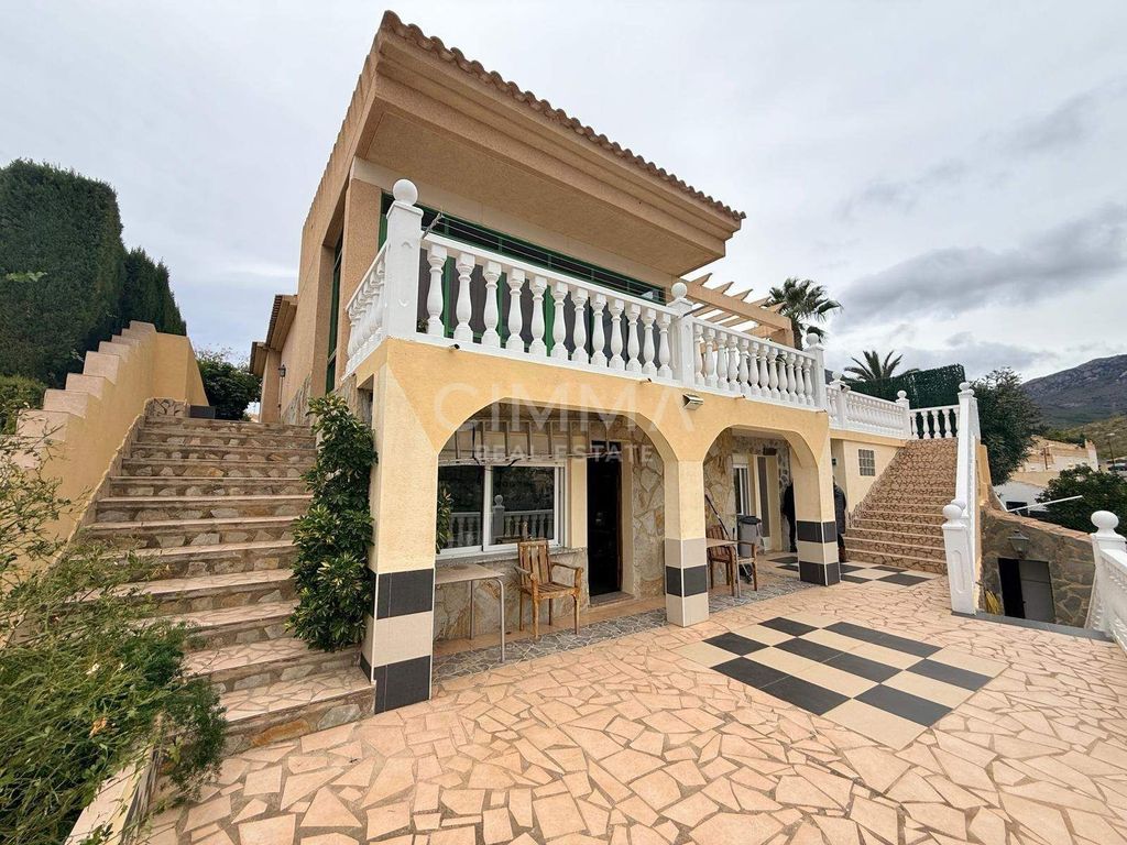 Maison de luxe à vendre à La Nucia, 560 000 €, Photo 1
